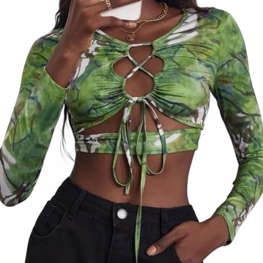 green camo cut out long sleeve crop top